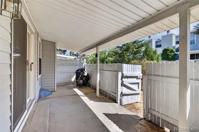 2558 S Vaughn Way #D Aurora, CO 80014
