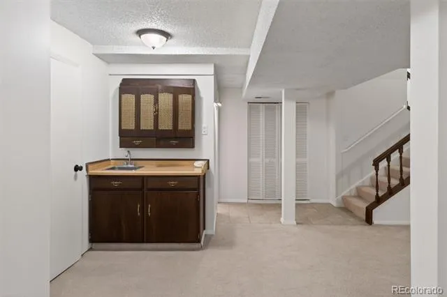 2558 S Vaughn Way #D Aurora, CO 80014