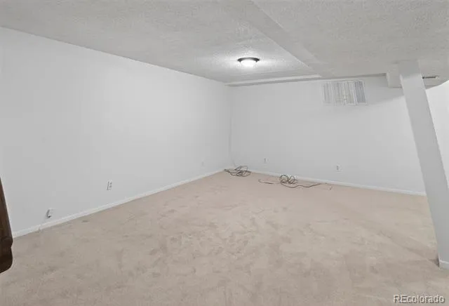 2558 S Vaughn Way #D Aurora, CO 80014
