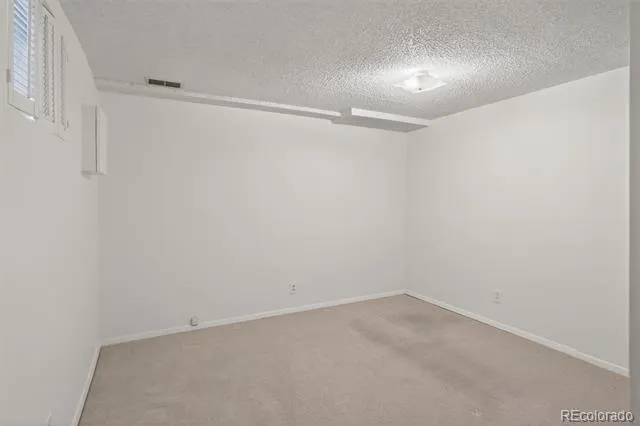 2558 S Vaughn Way #D Aurora, CO 80014