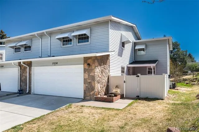 2558 S Vaughn Way #D Aurora, CO 80014