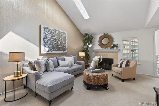 2558 S Vaughn Way #D Aurora, CO 80014