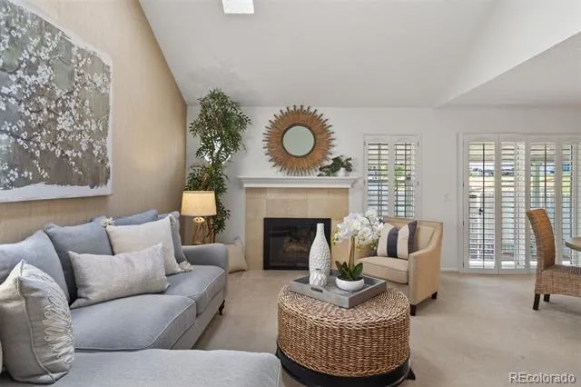 2558 S Vaughn Way #D Aurora, CO 80014