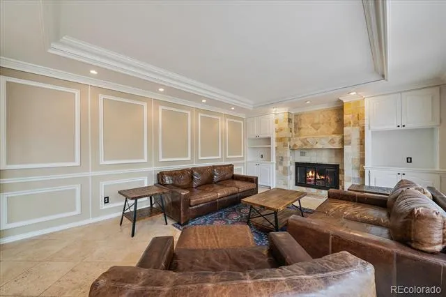 2171 S Parfet Drive Lakewood, CO 80227