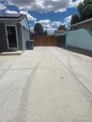6196 Oneida Street Commerce City, CO 80022