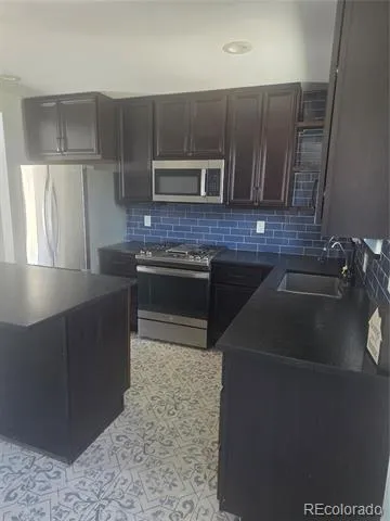 6196 Oneida Street Commerce City, CO 80022