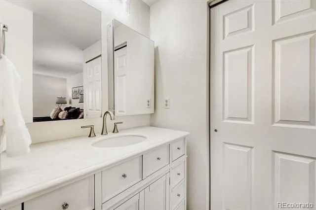 5554 S Lansing Court Englewood, CO 80111