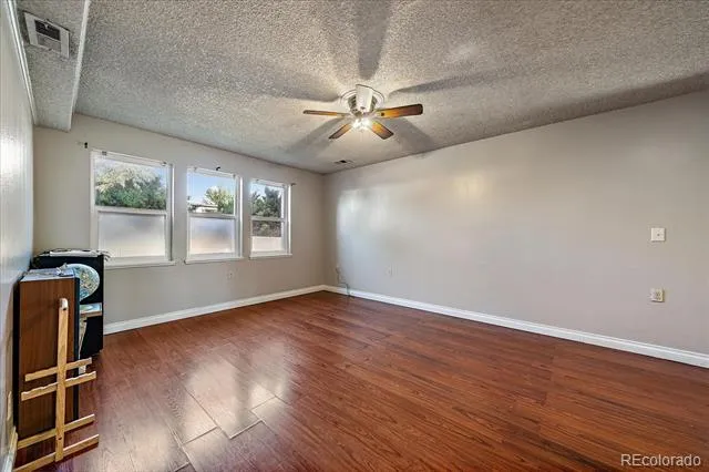 5042 Scranton Street Denver, CO 80239