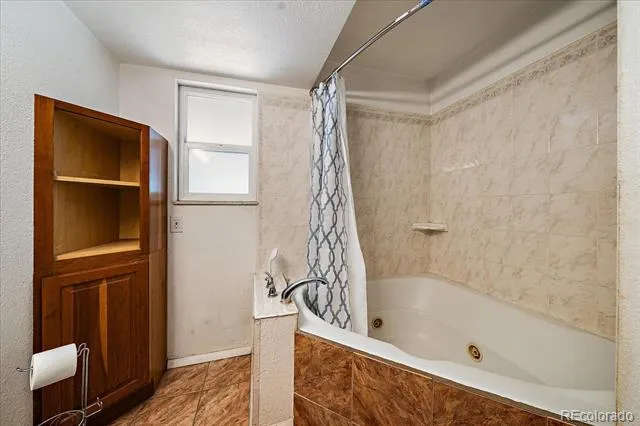 5042 Scranton Street Denver, CO 80239