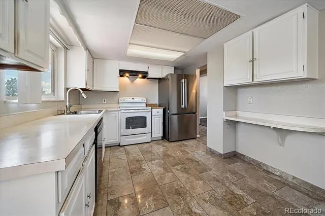 5042 Scranton Street Denver, CO 80239