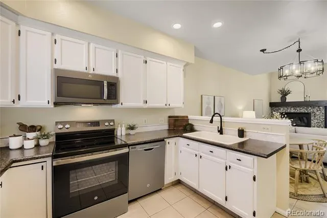 2902 W Long Circle #B Littleton, CO 80120