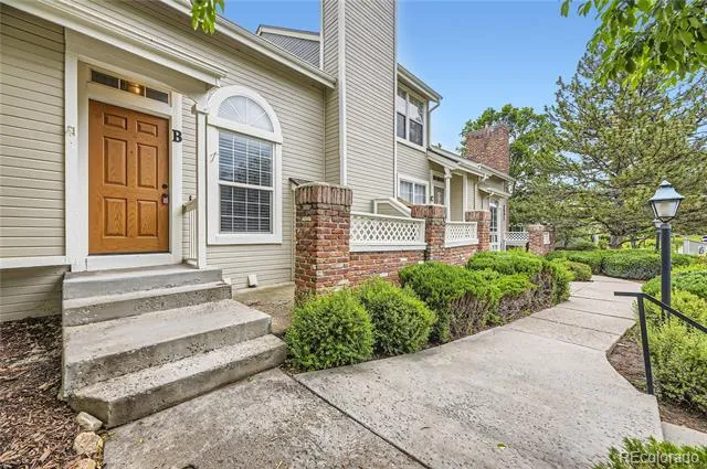 2902 W Long Circle #B Littleton, CO 80120