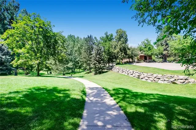 2902 W Long Circle #B Littleton, CO 80120