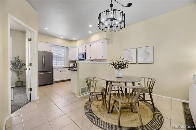 2902 W Long Circle #B Littleton, CO 80120