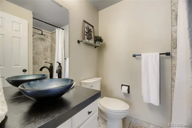 2902 W Long Circle #B Littleton, CO 80120