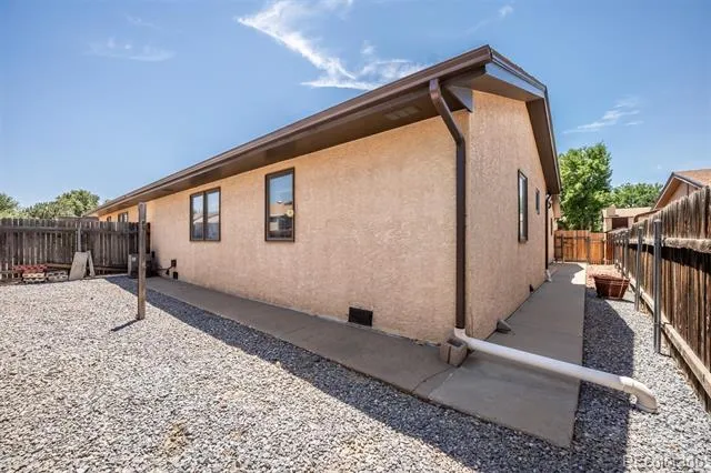 19 Pineridge Court Pueblo, CO 81001