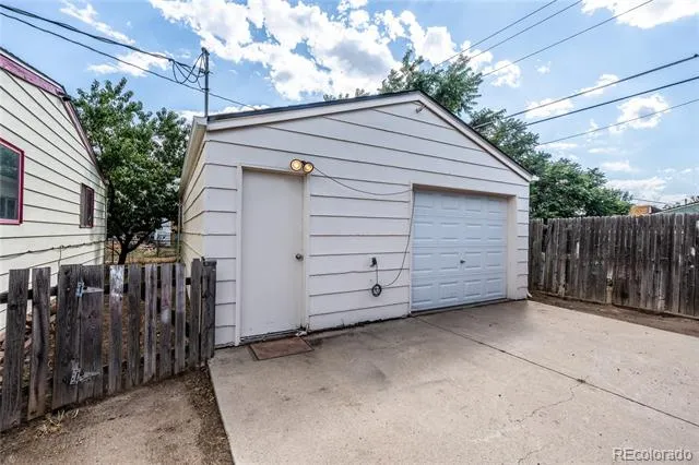 6461 Hudson Street Commerce City, CO 80022