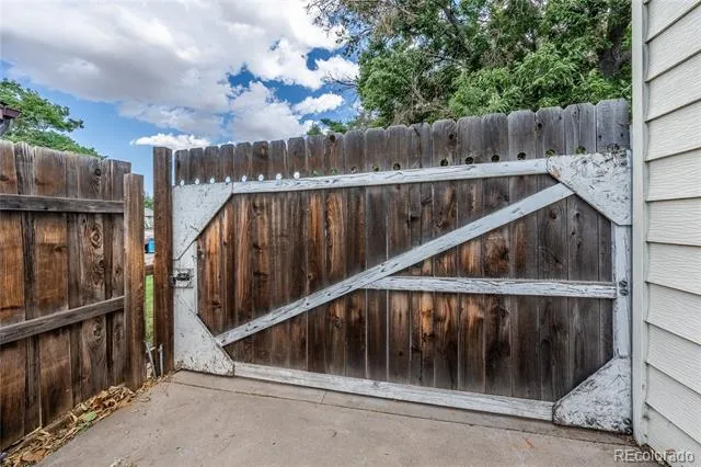 6461 Hudson Street Commerce City, CO 80022
