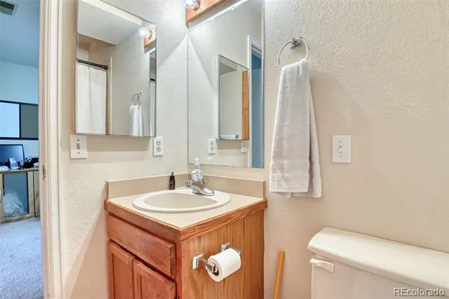 38801 Private Road 17 Elizabeth, CO 80107