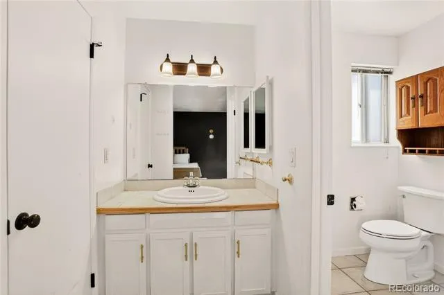 2669 S Moline Court Aurora, CO 80014