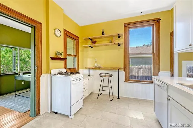 1557 Dallas Street Aurora, CO 80010