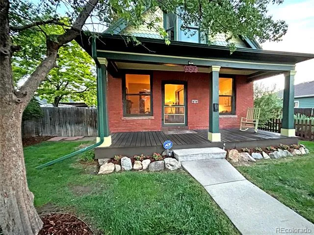 1557 Dallas Street Aurora, CO 80010