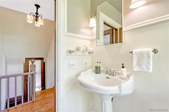 1557 Dallas Street Aurora, CO 80010