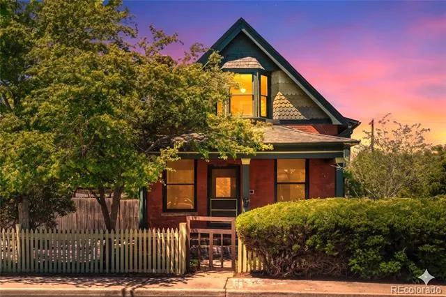 1557 Dallas Street Aurora, CO 80010