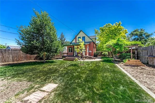 1557 Dallas Street Aurora, CO 80010