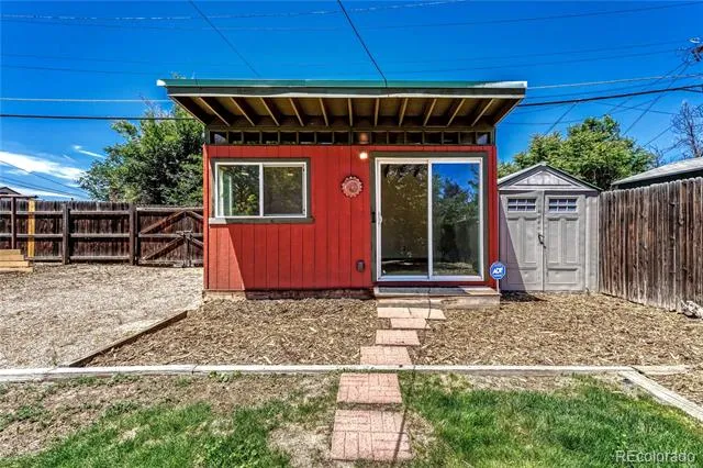 1557 Dallas Street Aurora, CO 80010