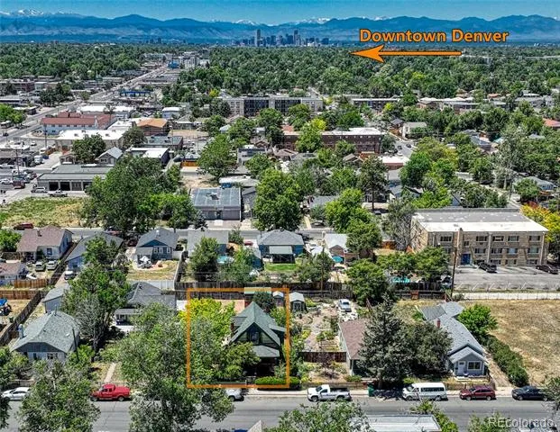 1557 Dallas Street Aurora, CO 80010