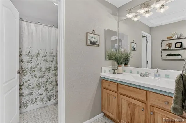10471 Truckee Street #1B Commerce City, CO 80022