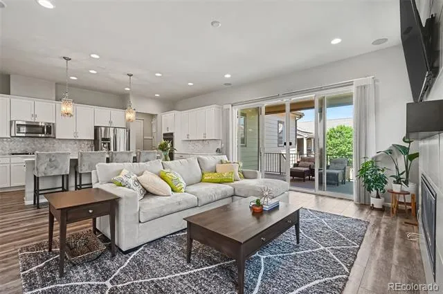 6421 Village Lane Centennial, CO 80111