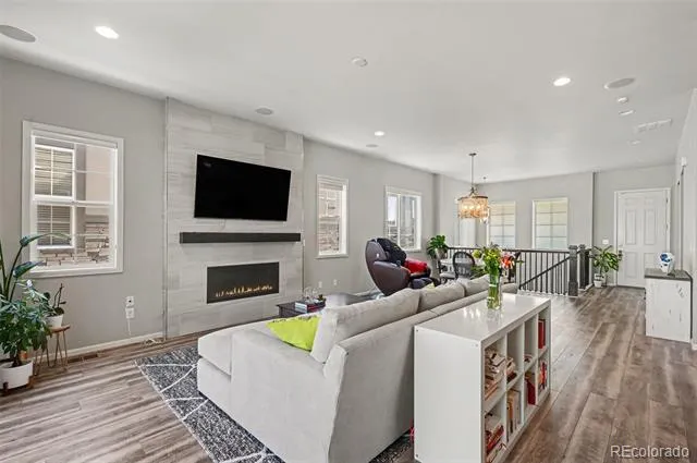 6421 Village Lane Centennial, CO 80111