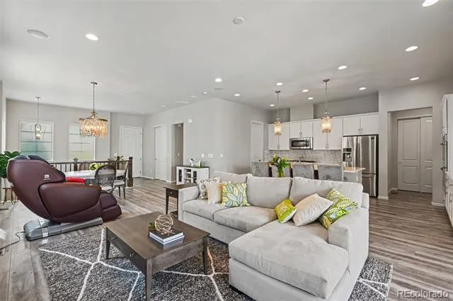 6421 Village Lane Centennial, CO 80111