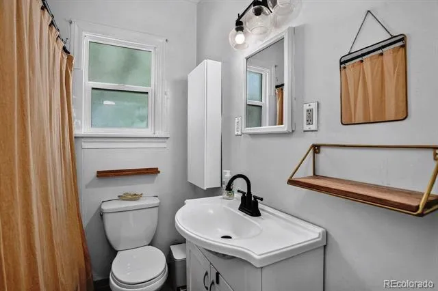 4644 High Street Denver, CO 80216