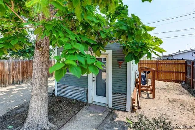 4644 High Street Denver, CO 80216