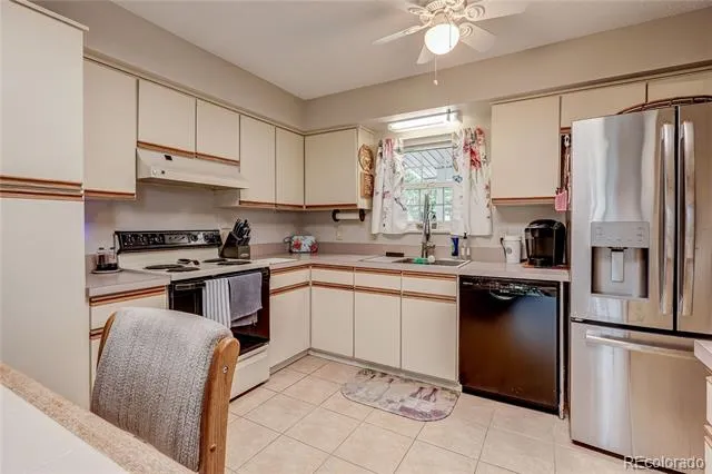 2784 S Heather Gardens Way Aurora, CO 80014