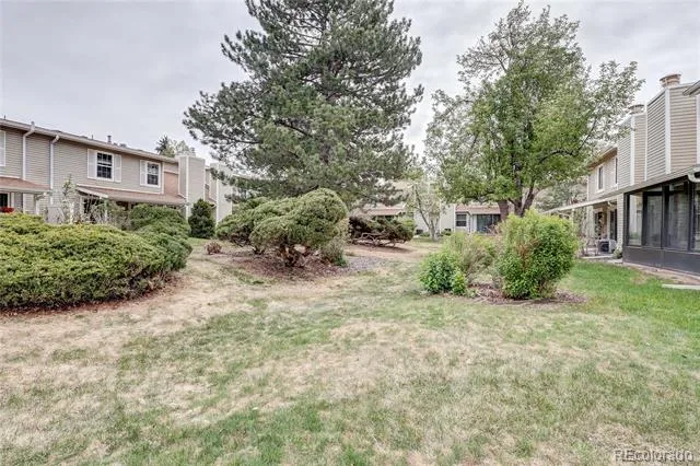 2784 S Heather Gardens Way Aurora, CO 80014