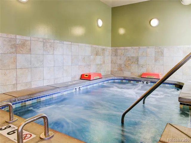 2784 S Heather Gardens Way Aurora, CO 80014