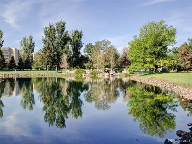 2784 S Heather Gardens Way Aurora, CO 80014