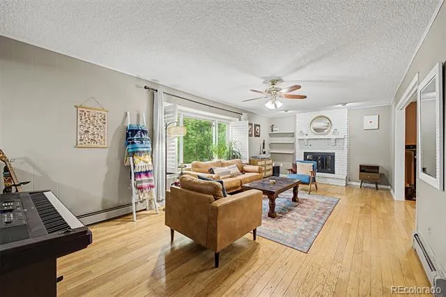 320 Oswego Court Aurora, CO 80010