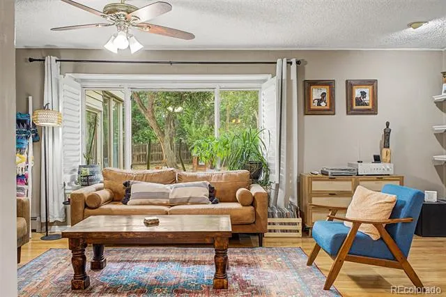 320 Oswego Court Aurora, CO 80010