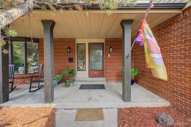 320 Oswego Court Aurora, CO 80010
