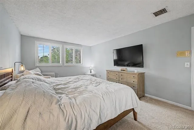 320 Oswego Court Aurora, CO 80010