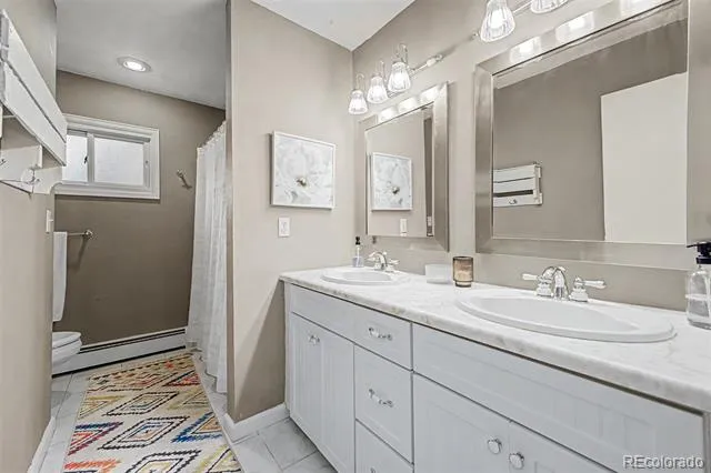 320 Oswego Court Aurora, CO 80010