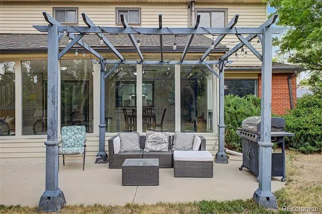 320 Oswego Court Aurora, CO 80010