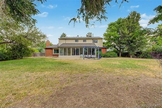 320 Oswego Court Aurora, CO 80010