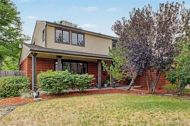 320 Oswego Court Aurora, CO 80010