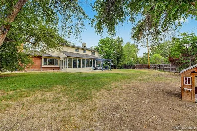 320 Oswego Court Aurora, CO 80010